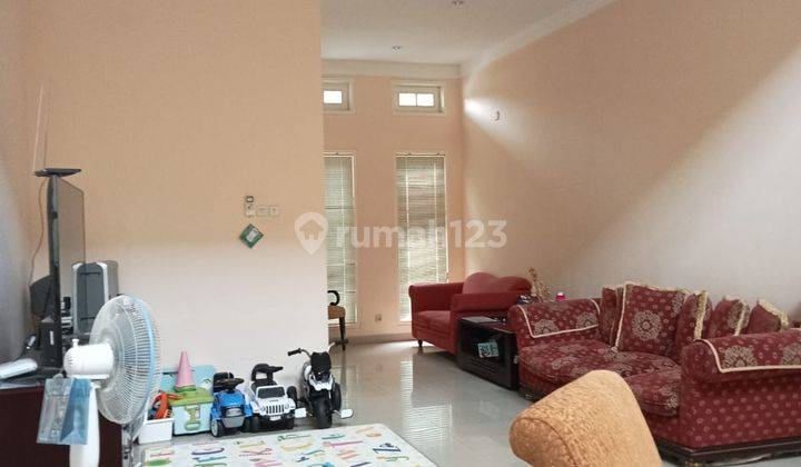 Rumah 2 Lantai Semi Furnished,lokasi Premium,shm, Menteng Bintaro 2