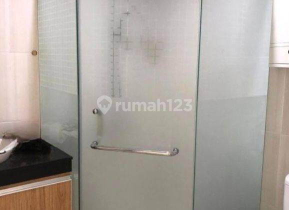 Rumah 2 Lantai ,bagus,semi Furnished, Shm, di Kebayoran Residence 2