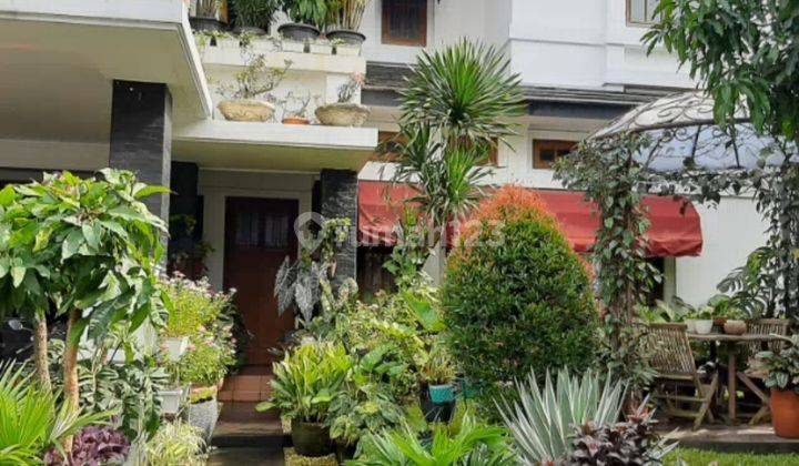 Rumah 2 Lt,lokasi Premium,Semi Furnished,SHM,di Menteng Bintaro,  1