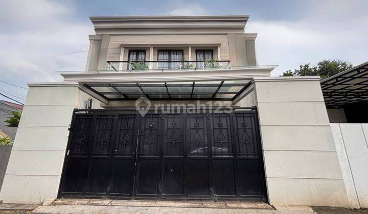 Disewakan Rumah Hoek Premium Lengkap Swimming Pool Full Furnished Di Jati Asih