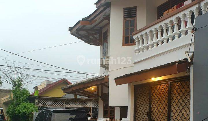 Rumah  2 Lantai di  jatiwaringin asri  3