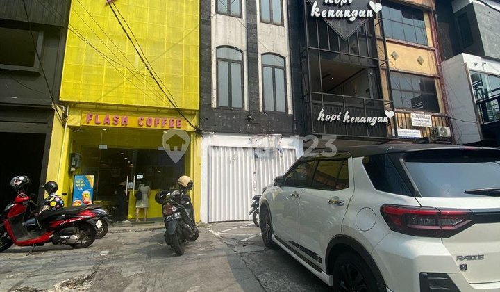 For Rent 3-Story Shophouse in Commercial Area Tebet Raya, South Jakarta