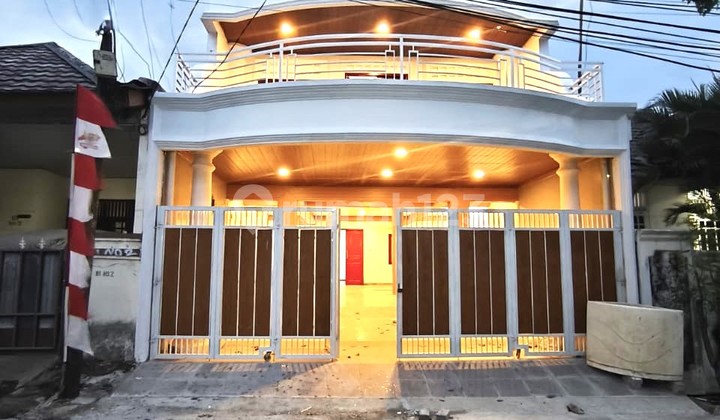Dijual Rumah Cantik Elegant 3 Lantai Permata Kemang - Bekasi