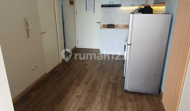 For Quick Sale: The Springlake 2-Bedroom Apartment, Tower Davalia, in Summarecon Bekasi.