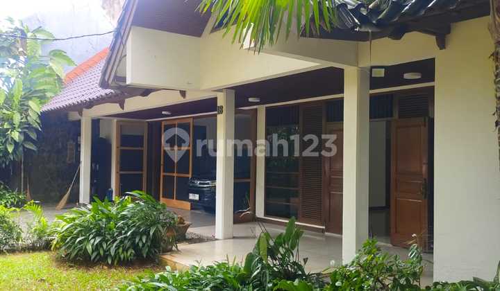 Hot Sale Cheap Kemang, Classic House, Quiet, Lush, Moving Abroad
