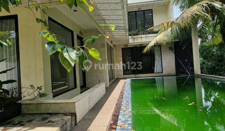 Disewakan Rumah Townhouse The Riverville Bernuansa Bali Tropikal di Lebak Bulus 2