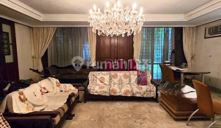 Hitung Tanah! Luas 931m, dengan backyard luas, Akses Tol terbaik, Strategis ke Pondok indah dan Cilandak Towns quare, Rumah di Cilandak 2