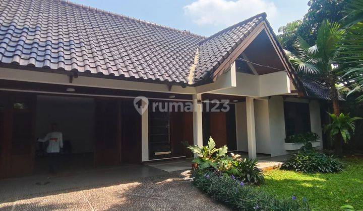 Dijual Harga Menarik, Kemang Rumah Modern Klasik, Taman Luas Lingkungan Tenang 2