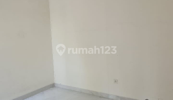 Rumah 2 Lantai Hoek Lavon Swancity S9152 2