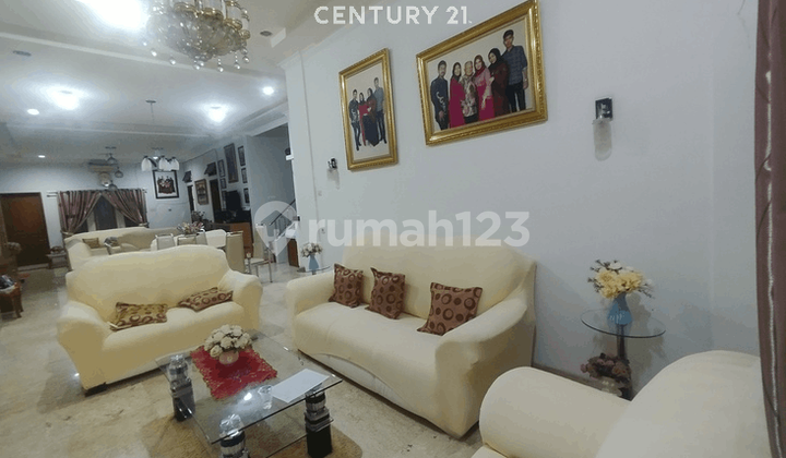 Rumah Besar 2 Lantai Strategis Di Rawamangun S8865