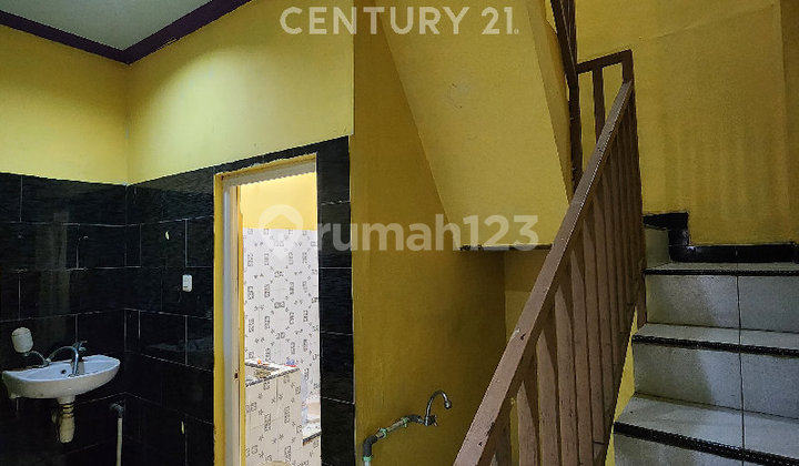 Minimalist 2½-Storey House Ready to Occupy in Rawamangun S9277 2