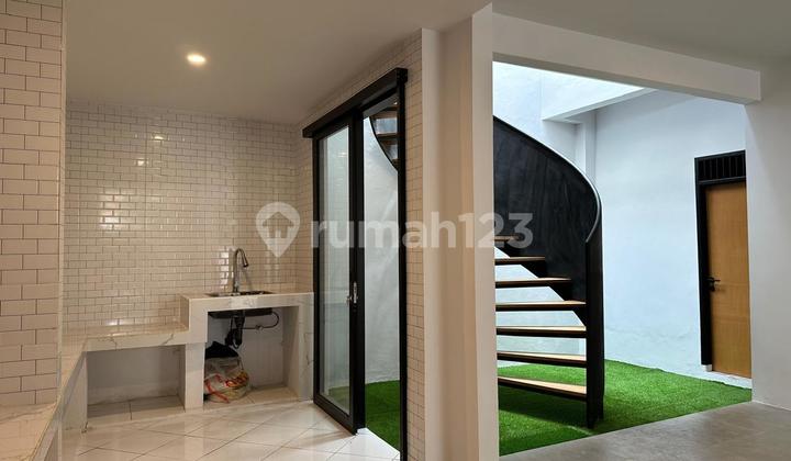 Rumah Baru Modern Lokasi Strategis Di Area Pasar Minggu S8932 2