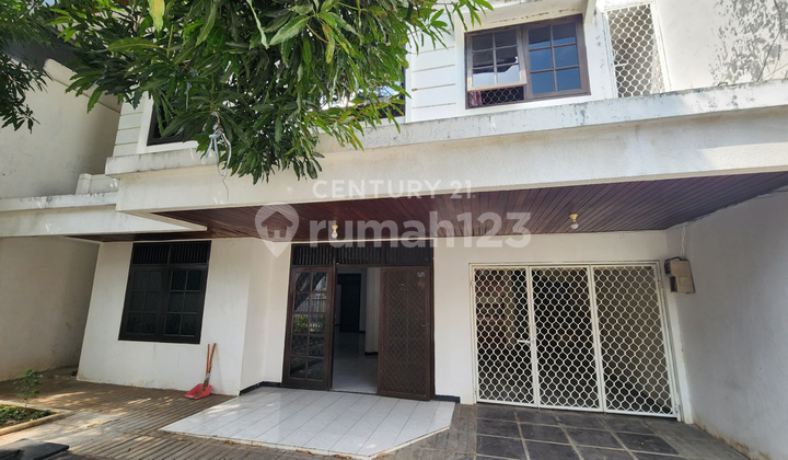 2-Story House with Wide Road Access in Kelapa Gading S8585 2-Story House with Wide Road Access in Kelapa Gading S8585