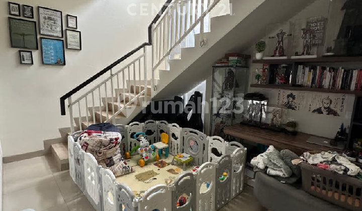 Rumah Siap Huni 4 Kamar Tidur Di JGC Cakung Jakarta S9287