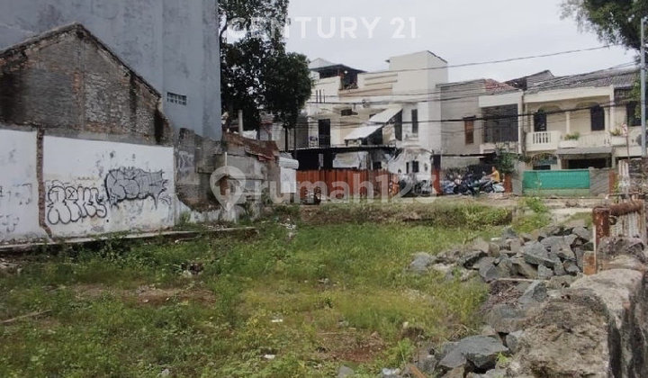 Hoek Land Strategic Location Suitable for Business in Matraman S9354