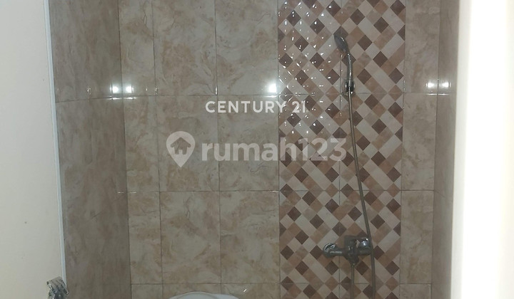 Rumah Dalam Komplek Gading Griya Lestari Kelapa Gading S7973 2