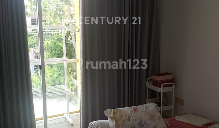 Two-Story House Strategic Location Greenlake City S9136 2