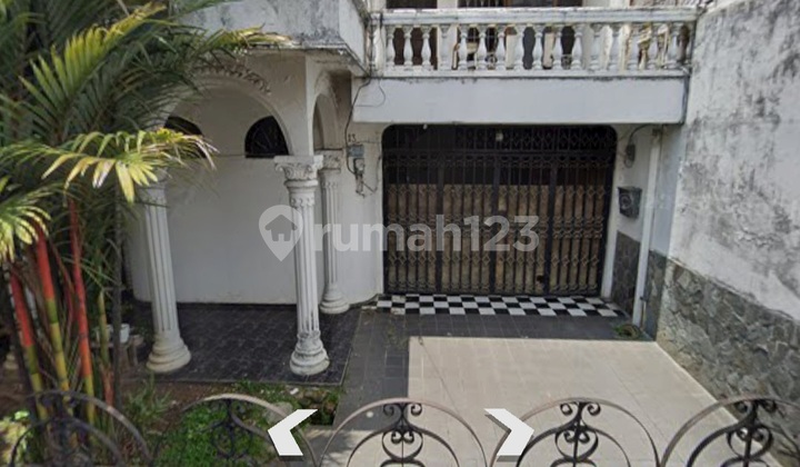 Rumah Bangunan Lama JL Akses 1 Row Mobil Di Pasar Minggu S8837