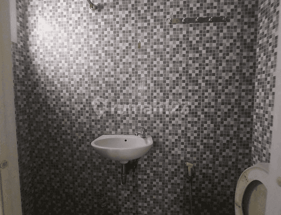kamar mandi apartemen aeropolis residence 2 type