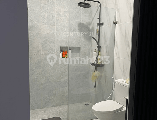 Semi-Furnished House, Strategic Location in Johar Baru S9414 2