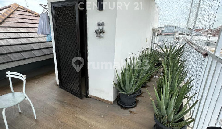 Ready to Occupy 4 Bedroom House in JGC Cakung Jakarta S9287 2