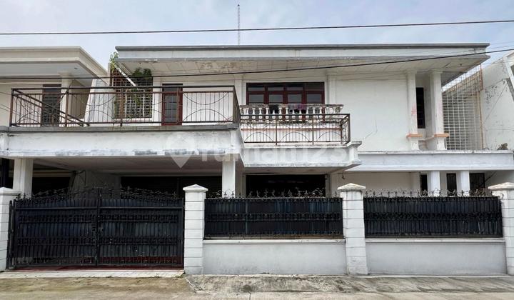 Rumah 2 Lantai Dalam Komplek Hadap Selatan di Kelapa Gading S8867