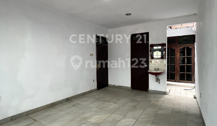 Rumah Hoek Luas Dan Nyaman Akses Jalan Lebar Di Pulomas S8898 2