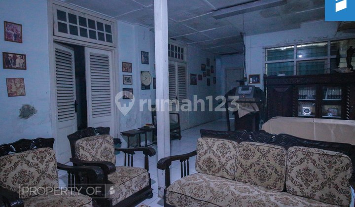 Rumah Jadul Sayap Riau Hitung Harga Tanah Saja Rumah Jadul Sayap Riau Hitung Harga Tanah Saja