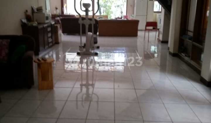 Rumah 2 Lantai Bagus Semi Siap Huni Sangat Terawat Furnished SHM Sayap Gatsu, Bandung