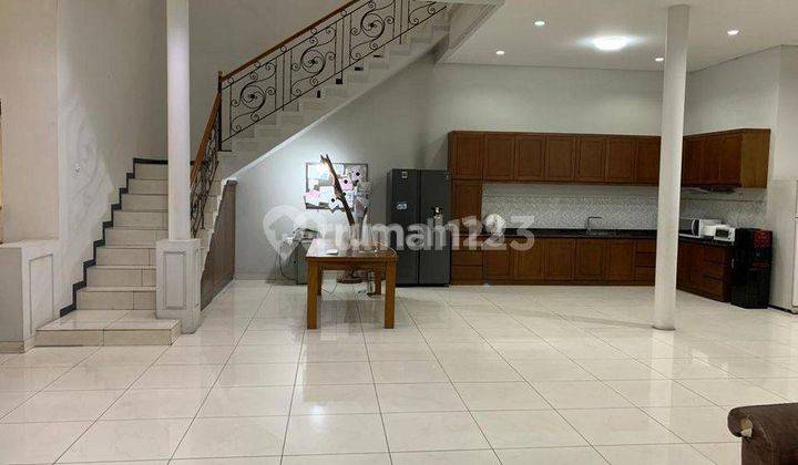 Rumah Lux Mewah Semi Furnished di Komplek Kurdi 1