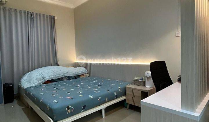 LANGKA!! Rumah 1 lantai 3 Kamar tidur bentuk Kotak semi furnished di Singgasana Pradana 2