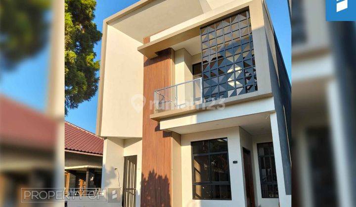 Rumah Minimalis Modern 2 Lantai Di Singgasana Pradana 1