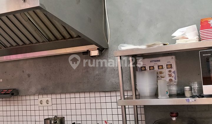 3.5-Storey Shop House (Ruko) in Buah Batu Wing, Fully Occupied, Only 200 Meters from Buah Batu Main Road