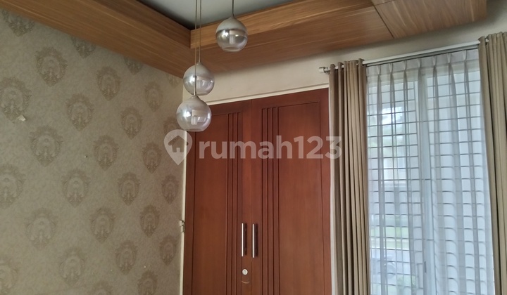 Rumah 3 Lantai Siap Huni Di Kota Baru Parahyangan