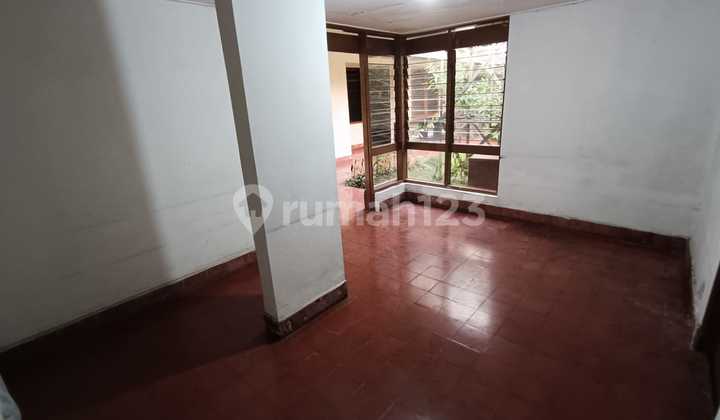 Rumah Terawat Hitung Tanah Lokasi Strategis 2