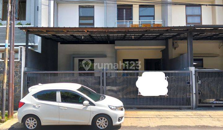 Rumah Siap Huni Jual Cepat Mau Pindah Rumah 2 Lantai Bagus Semi Furnished SHM di Mekar Wangi, Bandung 1