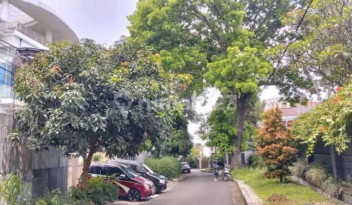 Rumah Hitung Tanah Bentuk Kotak Di Sayap Hegarmanah