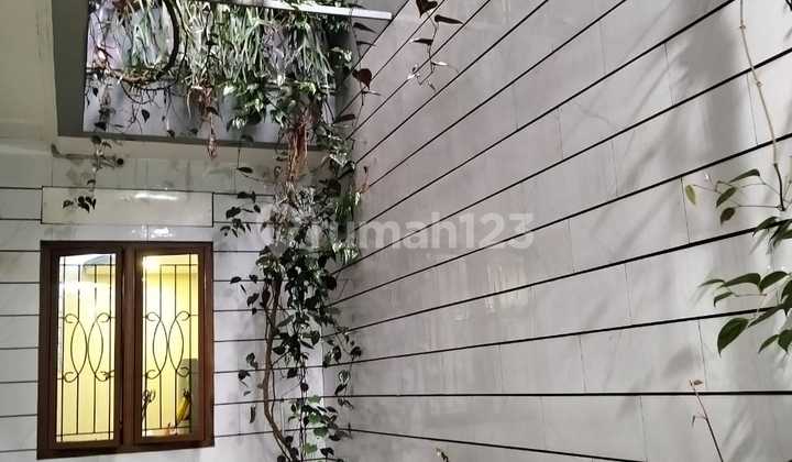 Luxury Ready-to-Live House Pajajaran Wing 5 Bedrooms Best Location 2