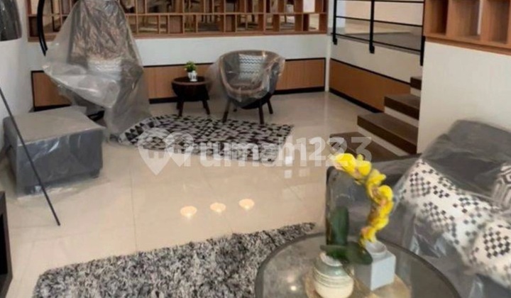 Rumah Baru 2 Lantai Regol BKR Full Furnished SHM