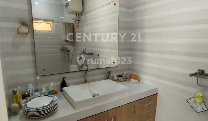 Rumah 2 Lantai, Jl Permata Pelangi, Dekat Tengah Kota Semarang.  2