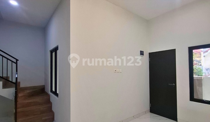 Dijual Rumah Cantik di Taman Harapan Baru, Bekasi. 2