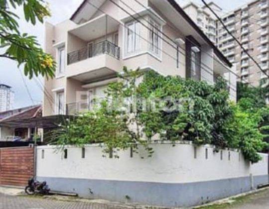 Di jual cepat Rumah bagus Hook  3,5 lantai di Kebun Jeruk Indah Jakarta Barat   1