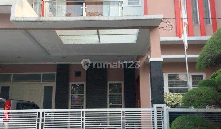 Di Jual Rumah Full Furnished 2 Lantai Bagus Siap Huni di Perumahan Tytian Indah  1