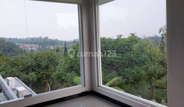 Rumah Villa  3 Lantai Sangat Bagus Full Furnished di Dago 2