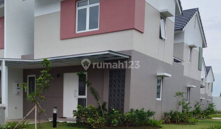 Sewa Rumah Bagus Siap Pakai Posisi Hoek Di Sumarecon  1