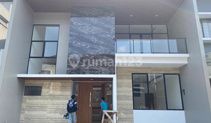 Nice House Ready to Use In Singgasana Pradana