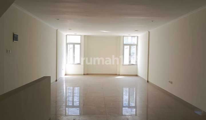 3-Story Good Shop House On Main Road Jenderal Sudirman 3-Story Good Shop House On Main Road Jenderal Sudirman