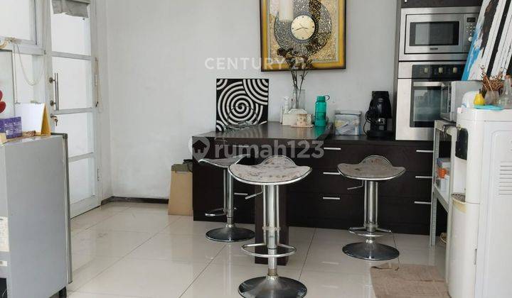 Rumah 2 Lantai Bentuk Kantong Minimalis Modern Sektor 9 5043 2