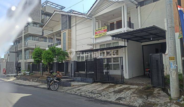 Rumah strategis cocok untuk kantor homestay strategis demangan baru, Gejayan, dekat UGM, UNY, Sanata Dharma, UIN. Lokasi premium, Murah Butuh Uang  2