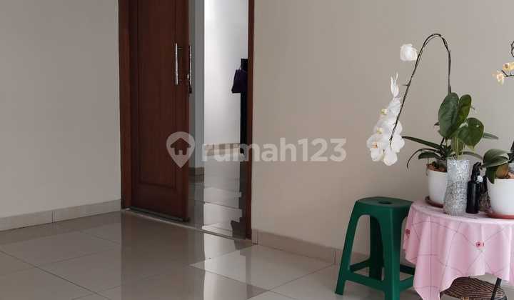 For Sale Ready-to-Occupy House in Meruya, West Jakarta 2